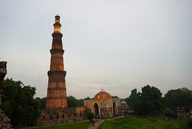 Delhi Qutub Minar View